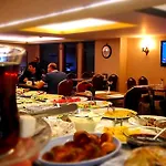 Sarr Tac Mahal 酒店 *