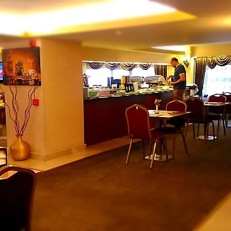 Sarr Tac Mahal Szálloda *