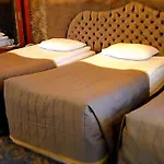 Hotel Sarr Tac Mahal *