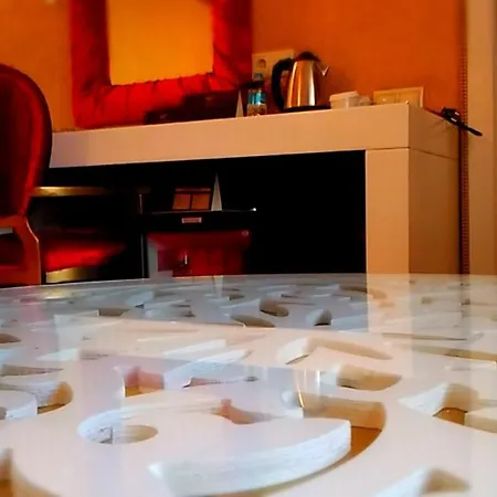 Sarr Tac Mahal Hotel